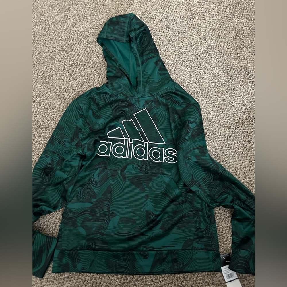 NEW from Adidas Store. Purchased for $45. Great deal on an Adidas Pullover ❤️
